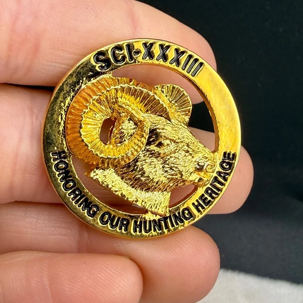 Vintage Hunting Brooch Gold Tone SCI-XXXII Honoring Our Hunting Heritage